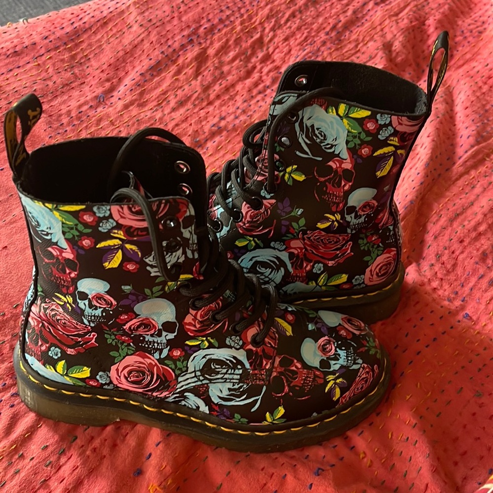 Pascal Skull and roses Dr. Marten women’s size 6 worn once.
